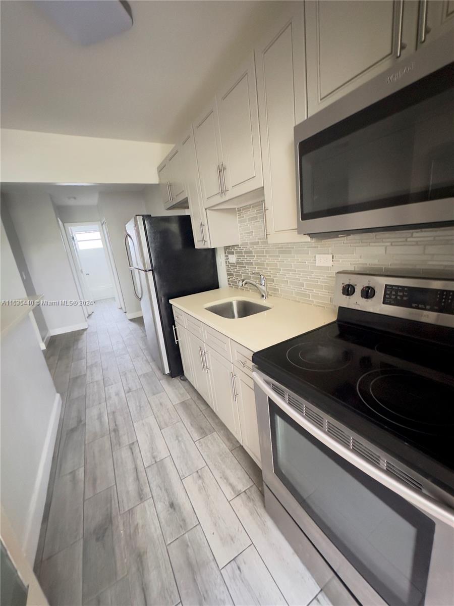 533 Meridian Ave 11, Miami Beach, Florida 33139, 1 Bedroom Bedrooms, ,1 BathroomBathrooms,Residentiallease,For Rent,533 Meridian Ave 11,A11535440