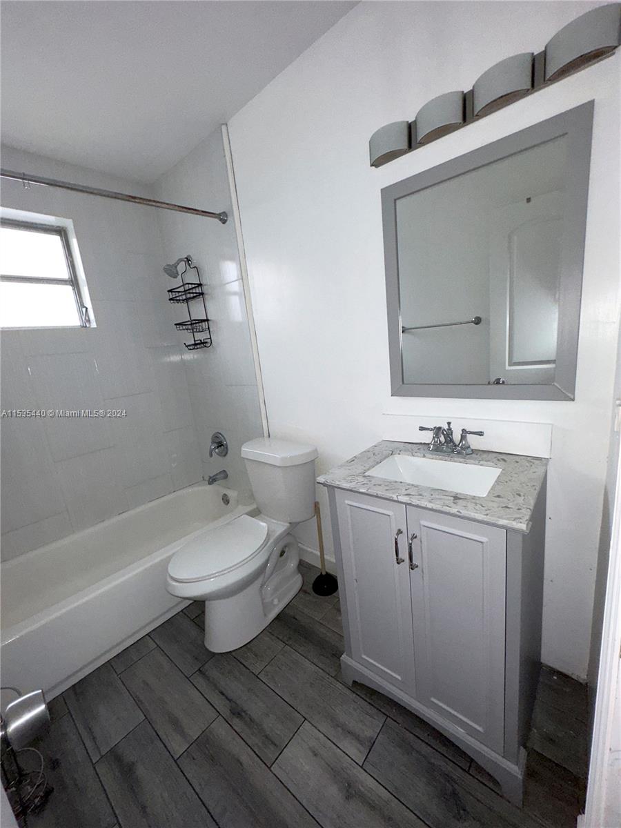 533 Meridian Ave 11, Miami Beach, Florida 33139, 1 Bedroom Bedrooms, ,1 BathroomBathrooms,Residentiallease,For Rent,533 Meridian Ave 11,A11535440