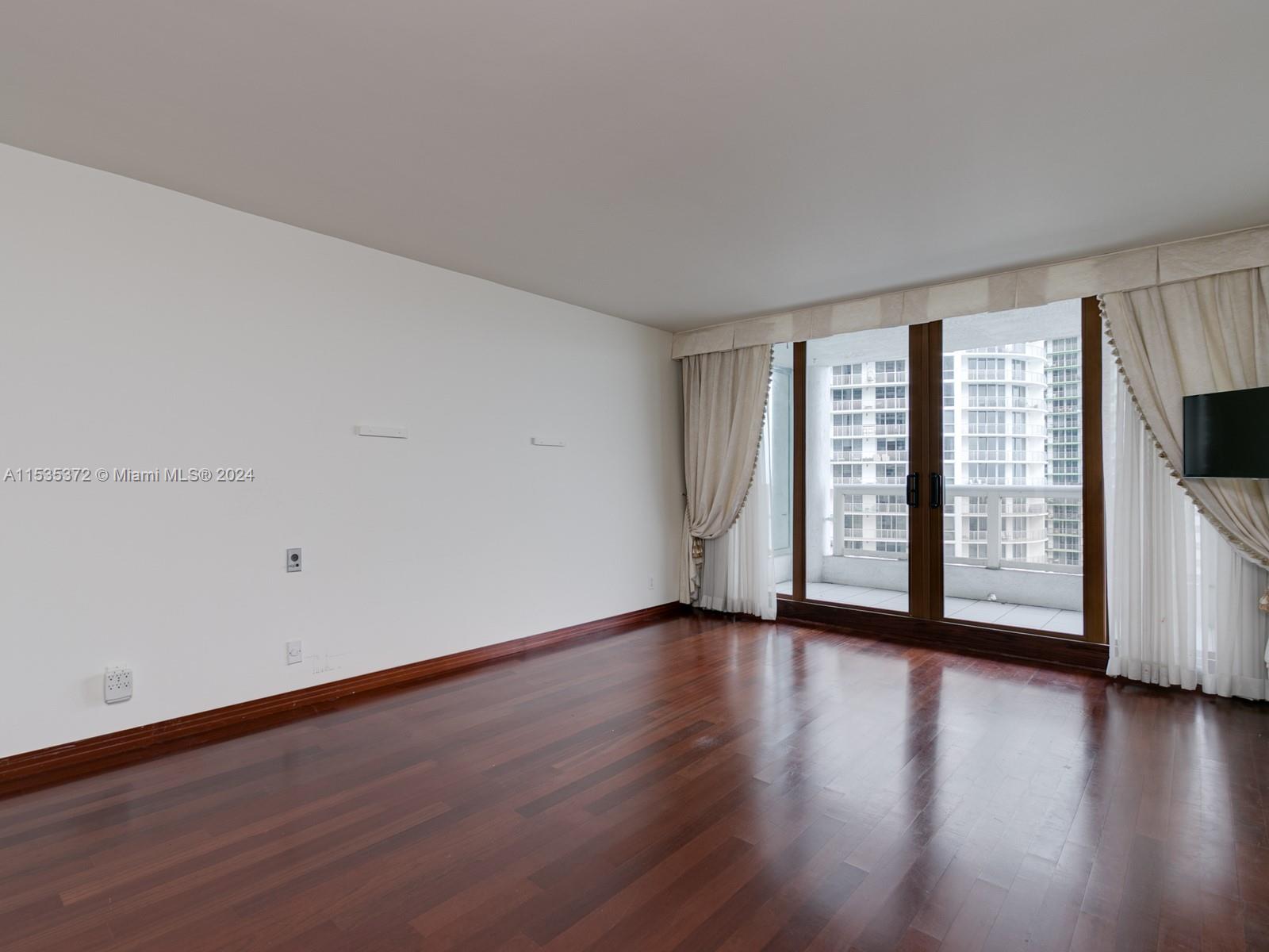 Miami, Florida 33132, 3 Bedrooms Bedrooms, ,2 BathroomsBathrooms,Residential,For Sale,A11535372