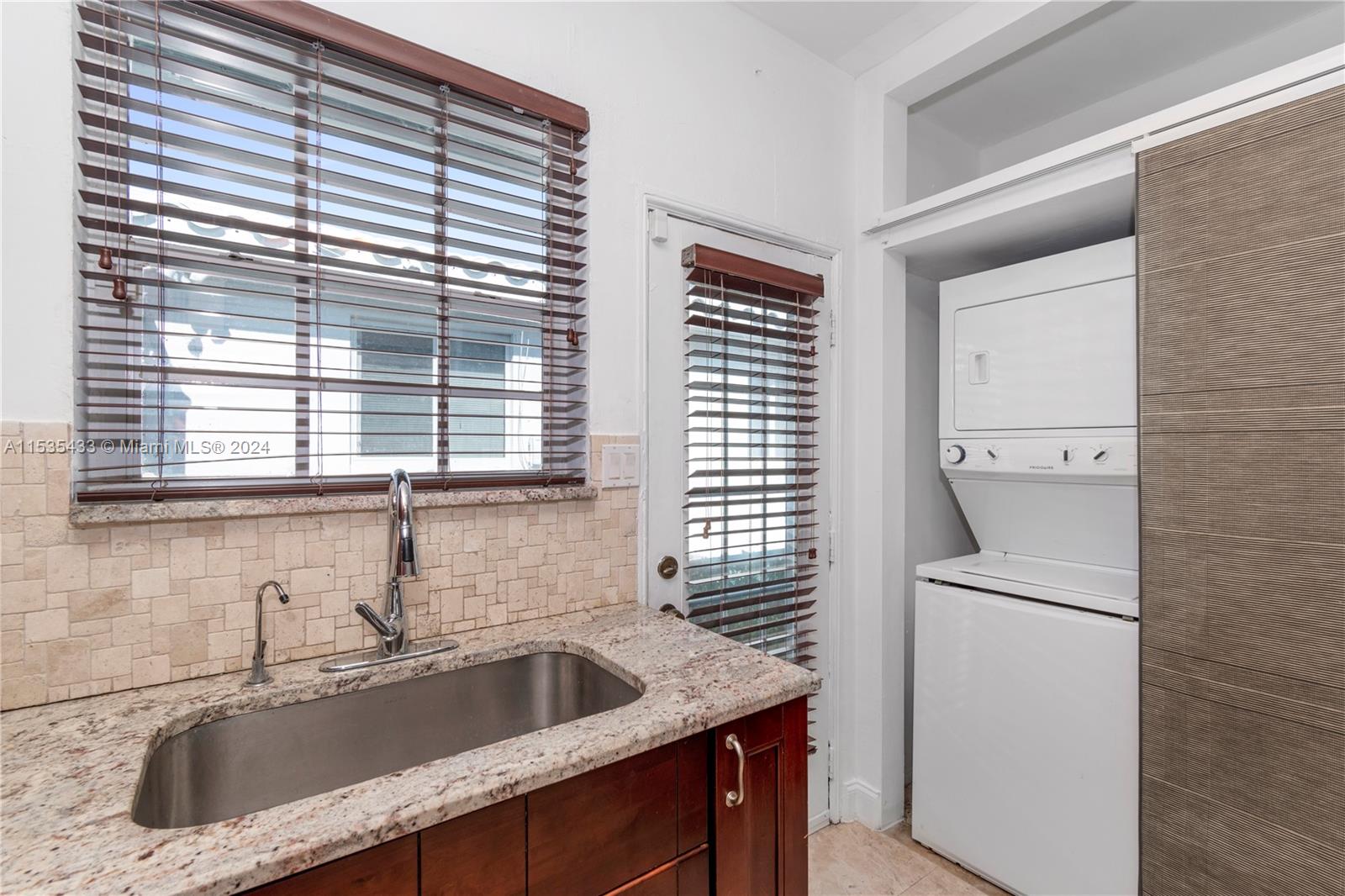 1446 Hollywood Blvd, Hollywood, Florida 33020, 4 Bedrooms Bedrooms, ,3 BathroomsBathrooms,Residential,For Sale,1446 Hollywood Blvd,A11535433