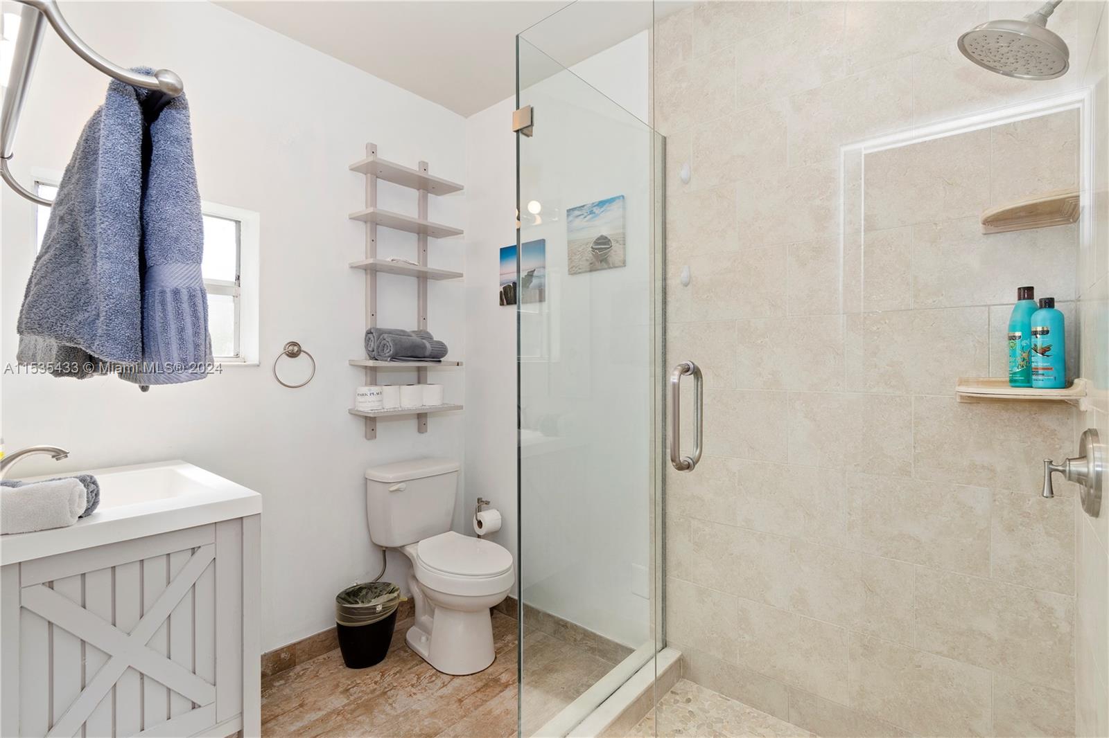 1446 Hollywood Blvd, Hollywood, Florida 33020, 4 Bedrooms Bedrooms, ,3 BathroomsBathrooms,Residential,For Sale,1446 Hollywood Blvd,A11535433