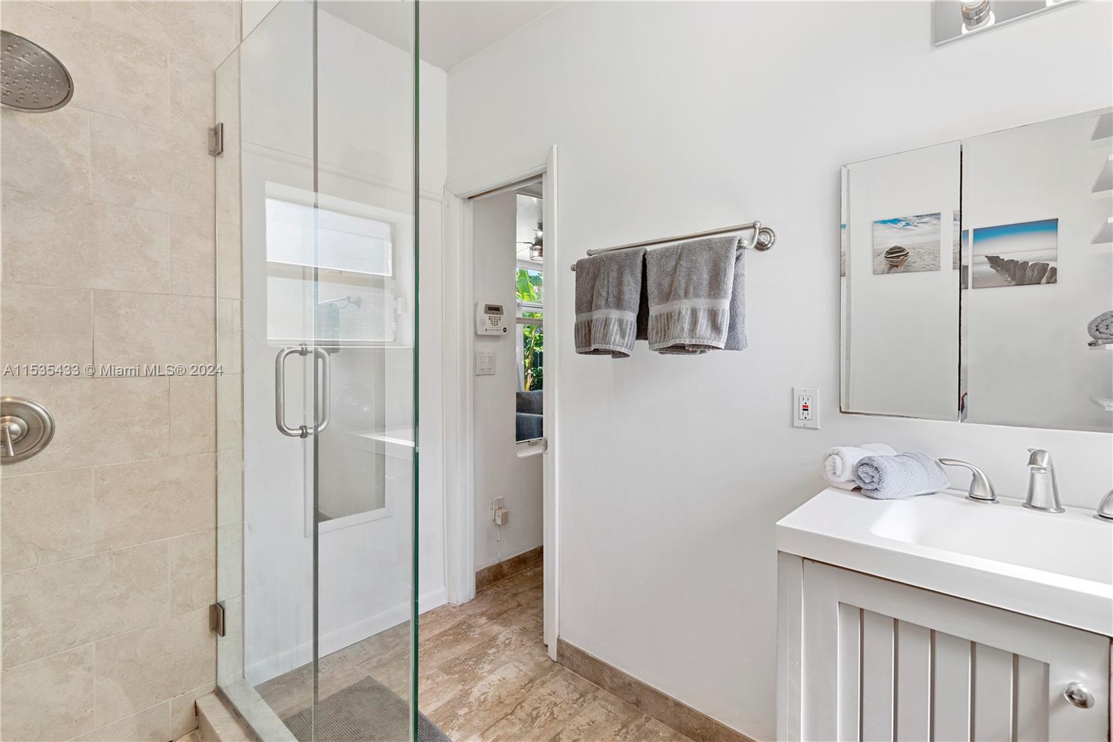 1446 Hollywood Blvd, Hollywood, Florida 33020, 4 Bedrooms Bedrooms, ,3 BathroomsBathrooms,Residential,For Sale,1446 Hollywood Blvd,A11535433