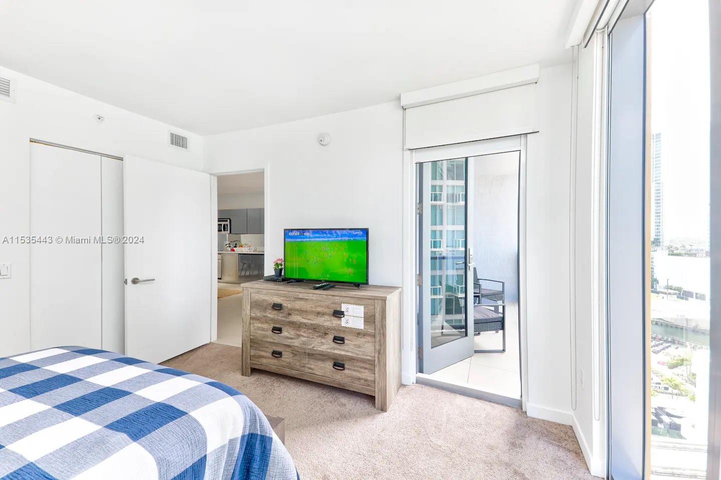 31 SE 6th St 1704, Miami, Florida 33131, 1 Bedroom Bedrooms, ,1 BathroomBathrooms,Residentiallease,For Rent,31 SE 6th St 1704,A11535443