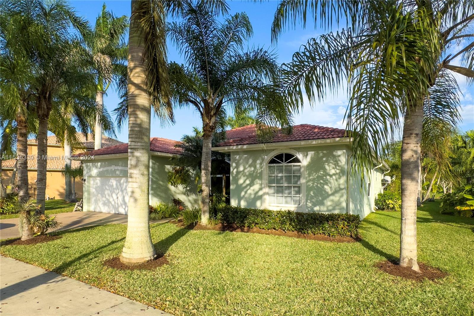 2615 Dunwoodie Pl, Homestead, Florida 33035, 4 Bedrooms Bedrooms, ,3 BathroomsBathrooms,Residential,For Sale,2615 Dunwoodie Pl,A11535339
