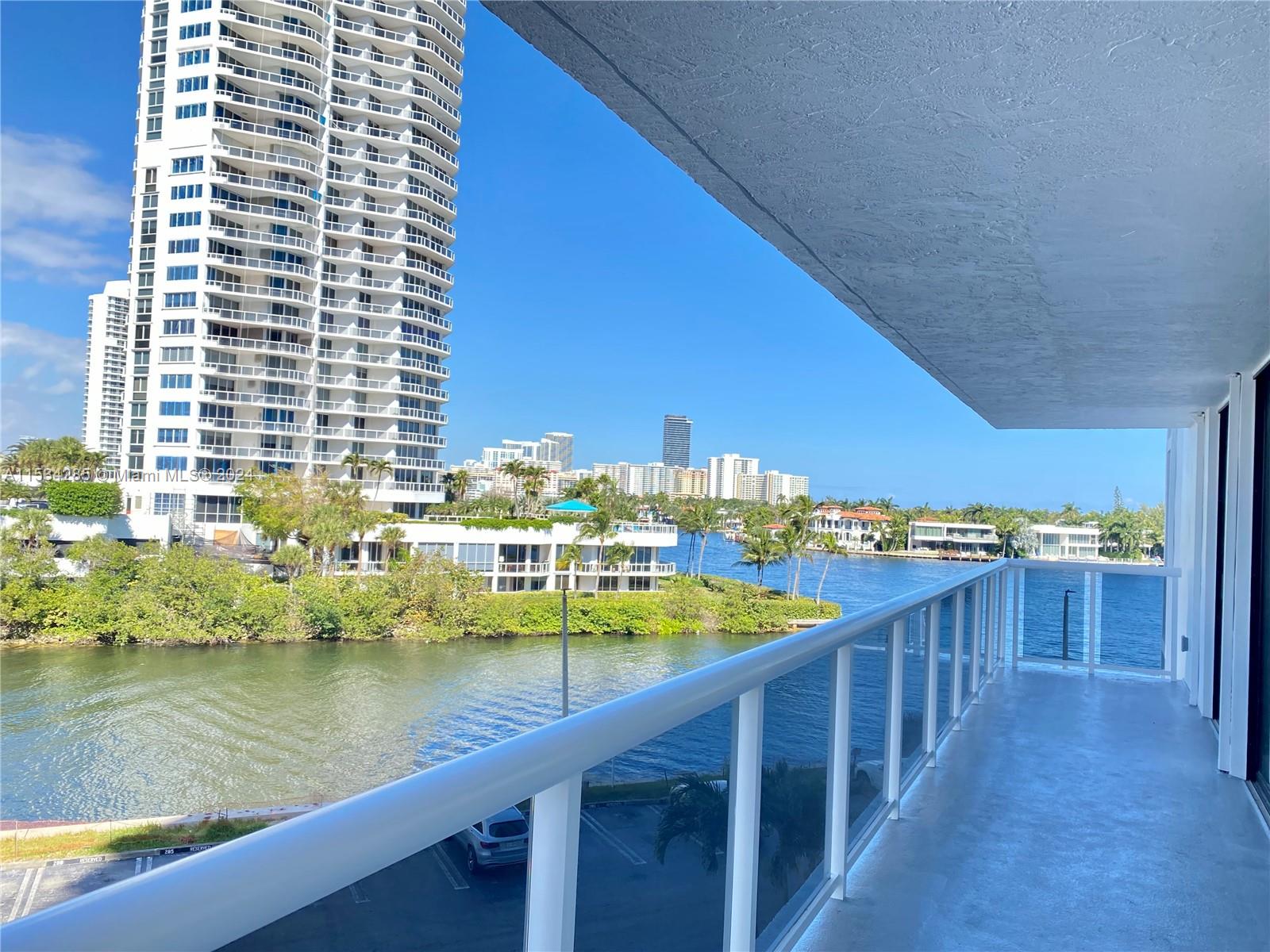 20515 E Country Club Dr 441, Aventura, Florida 33180, 2 Bedrooms Bedrooms, ,2 BathroomsBathrooms,Residential,For Sale,20515 E Country Club Dr 441,A11534285