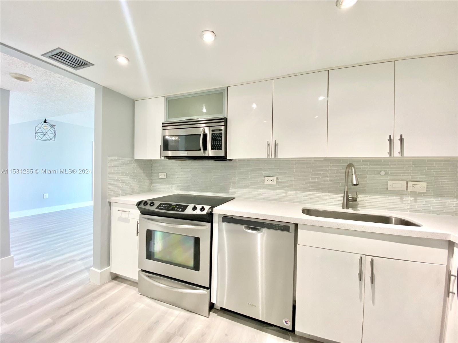 20515 E Country Club Dr 441, Aventura, Florida 33180, 2 Bedrooms Bedrooms, ,2 BathroomsBathrooms,Residential,For Sale,20515 E Country Club Dr 441,A11534285