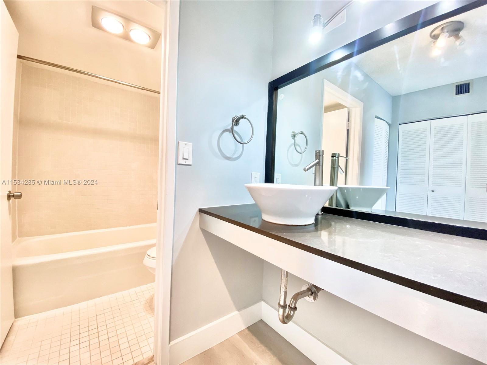 20515 E Country Club Dr 441, Aventura, Florida 33180, 2 Bedrooms Bedrooms, ,2 BathroomsBathrooms,Residential,For Sale,20515 E Country Club Dr 441,A11534285