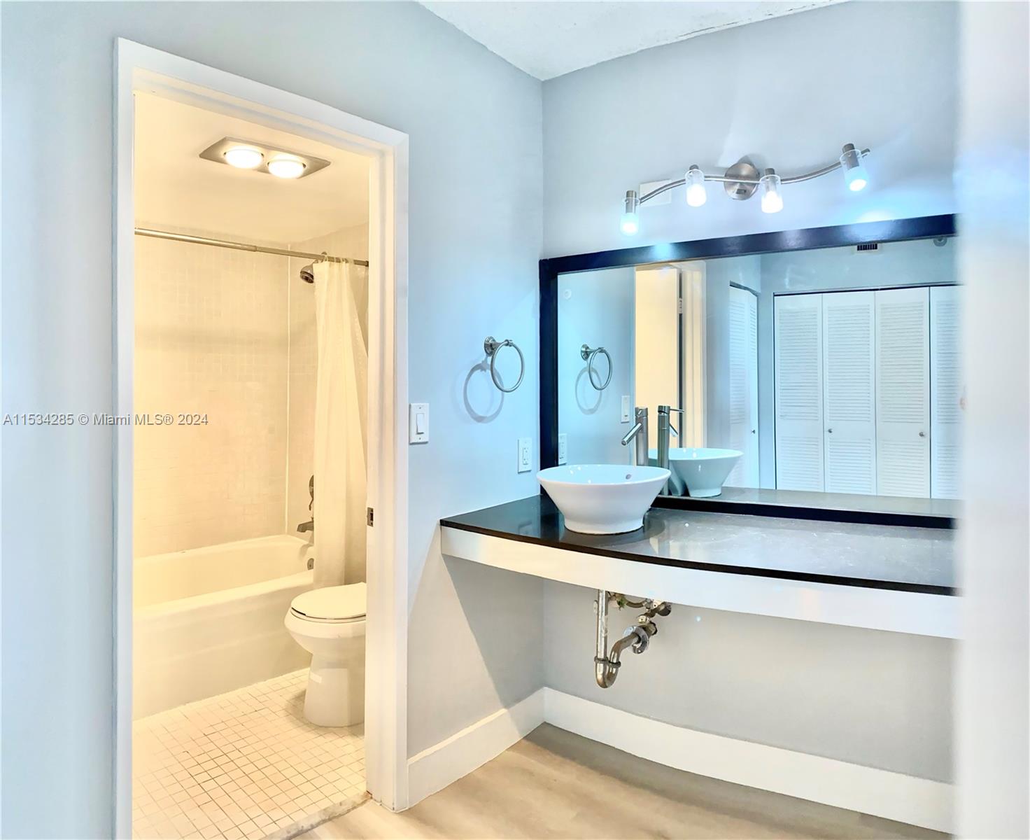 20515 E Country Club Dr 441, Aventura, Florida 33180, 2 Bedrooms Bedrooms, ,2 BathroomsBathrooms,Residential,For Sale,20515 E Country Club Dr 441,A11534285