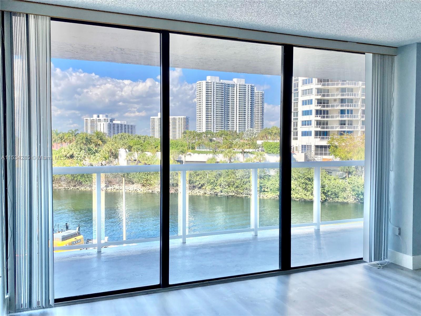 20515 E Country Club Dr 441, Aventura, Florida 33180, 2 Bedrooms Bedrooms, ,2 BathroomsBathrooms,Residential,For Sale,20515 E Country Club Dr 441,A11534285