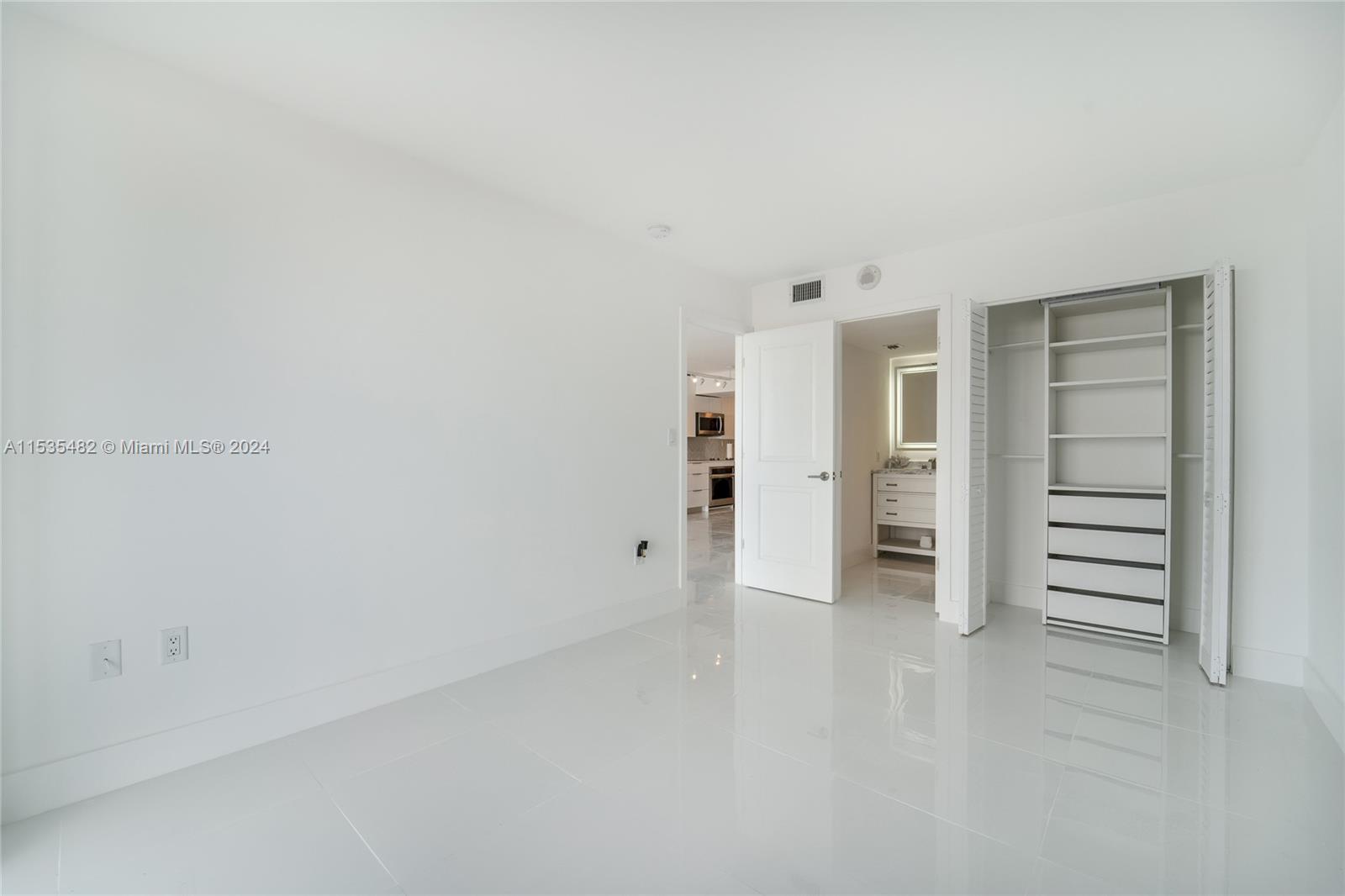 3701 N Country Club Dr 1609, Aventura, Florida 33180, 2 Bedrooms Bedrooms, ,2 BathroomsBathrooms,Residentiallease,For Rent,3701 N Country Club Dr 1609,A11535482