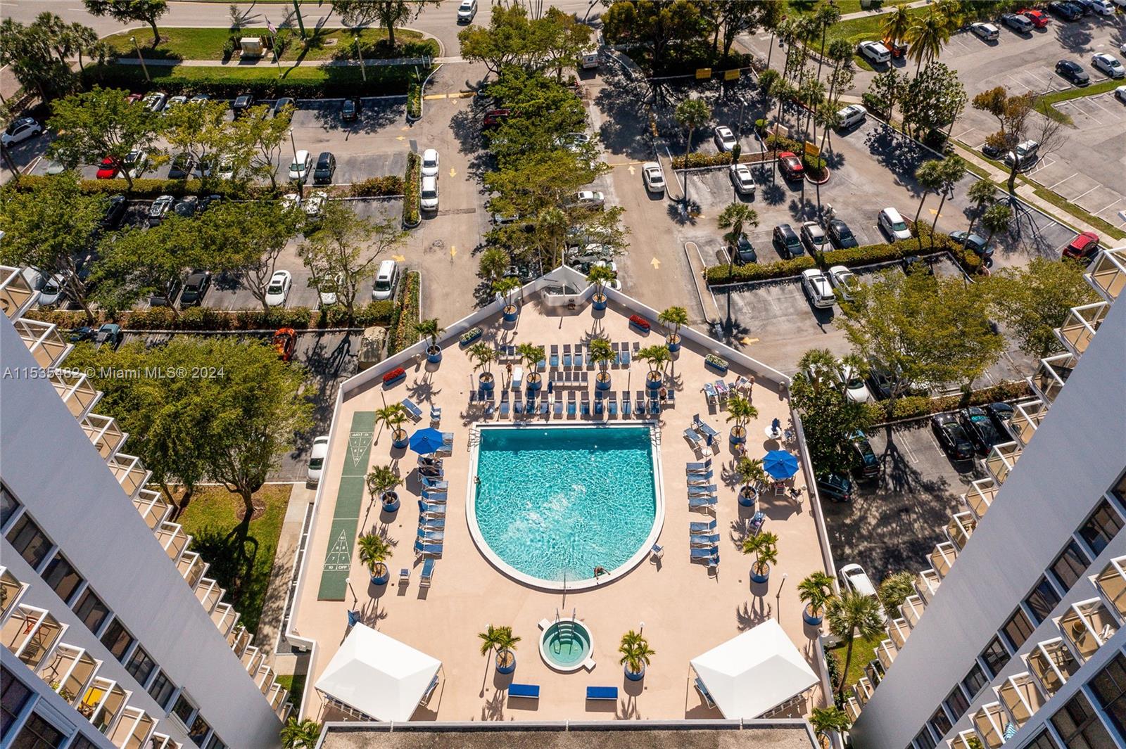 3701 N Country Club Dr 1609, Aventura, Florida 33180, 2 Bedrooms Bedrooms, ,2 BathroomsBathrooms,Residentiallease,For Rent,3701 N Country Club Dr 1609,A11535482