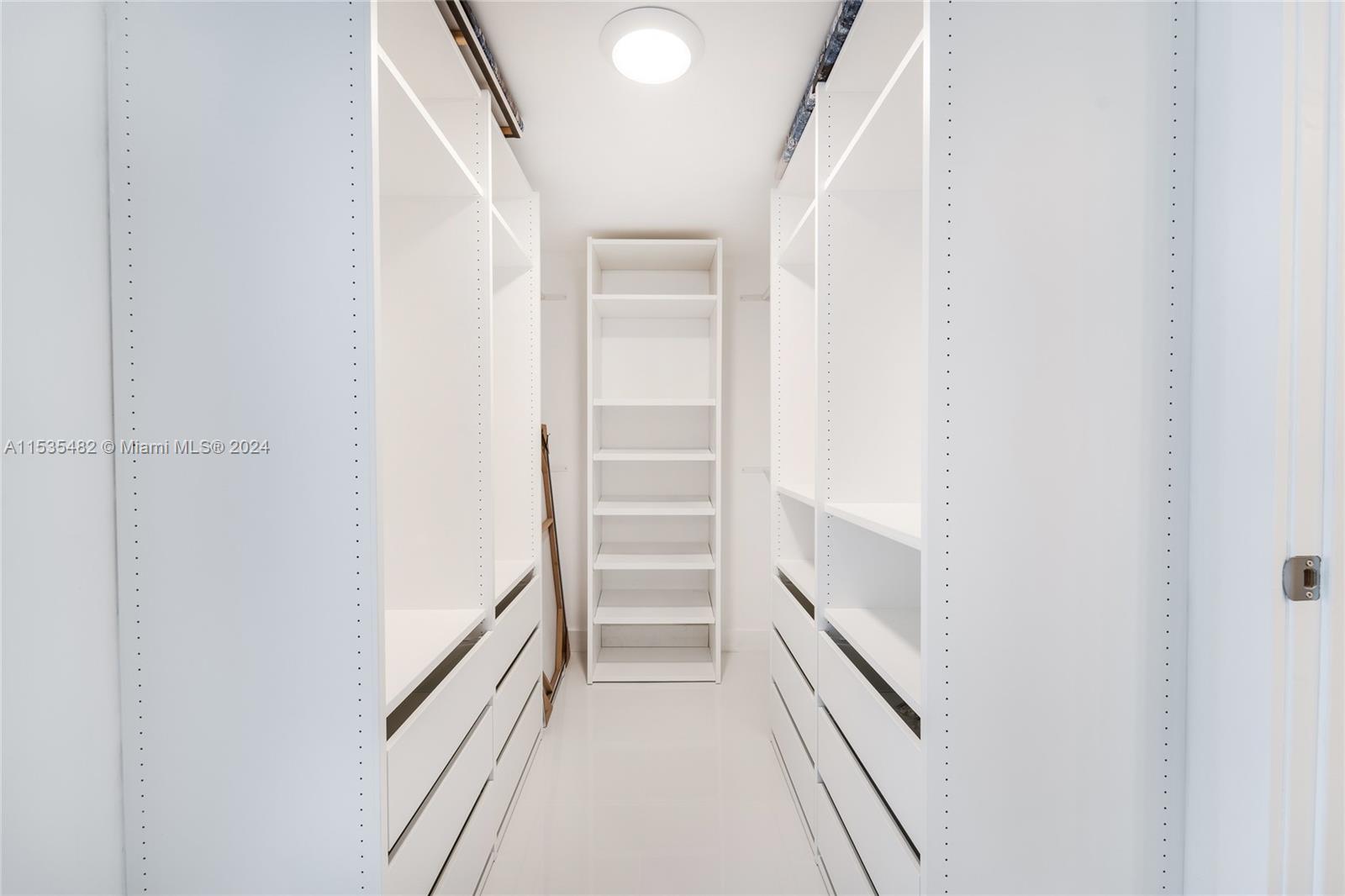 3701 N Country Club Dr 1609, Aventura, Florida 33180, 2 Bedrooms Bedrooms, ,2 BathroomsBathrooms,Residentiallease,For Rent,3701 N Country Club Dr 1609,A11535482