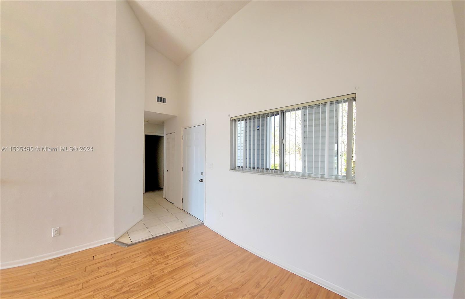 3445 NW 44th St 204, Oakland Park, Florida 33309, 2 Bedrooms Bedrooms, ,2 BathroomsBathrooms,Residentiallease,For Rent,3445 NW 44th St 204,A11535485