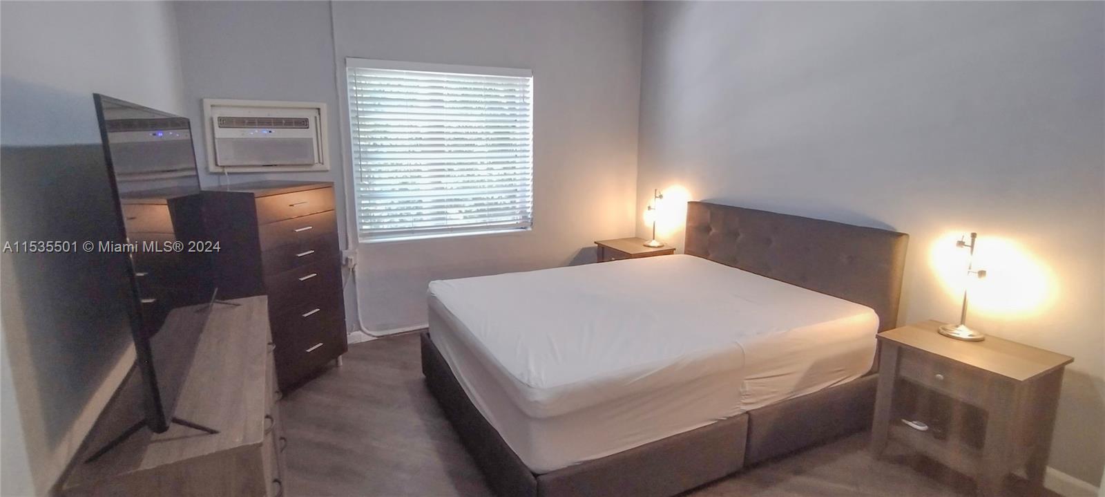 215 30th St 10, Miami Beach, Florida 33140, 1 Bedroom Bedrooms, ,1 BathroomBathrooms,Residentiallease,For Rent,215 30th St 10,A11535501