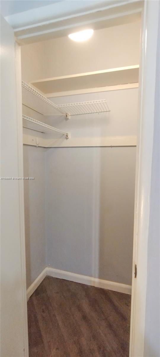 215 30th St 10, Miami Beach, Florida 33140, 1 Bedroom Bedrooms, ,1 BathroomBathrooms,Residentiallease,For Rent,215 30th St 10,A11535501