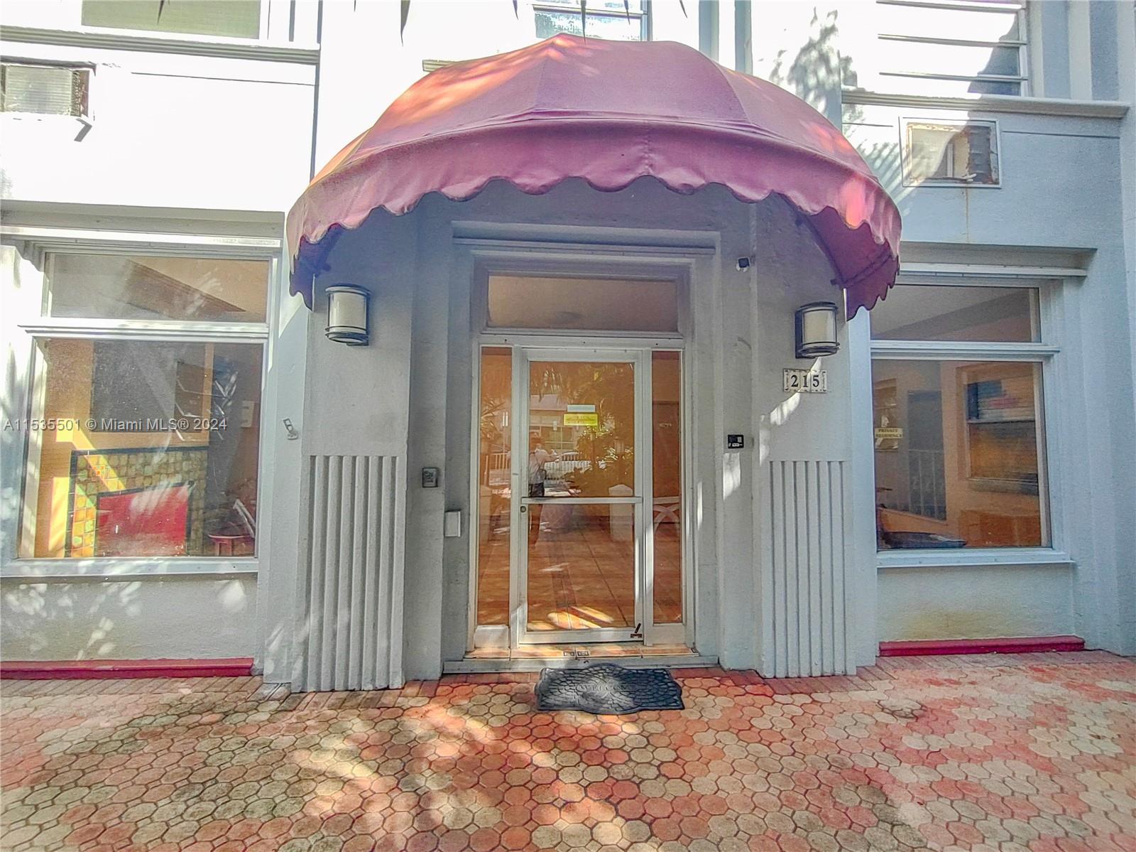 215 30th St 10, Miami Beach, Florida 33140, 1 Bedroom Bedrooms, ,1 BathroomBathrooms,Residentiallease,For Rent,215 30th St 10,A11535501