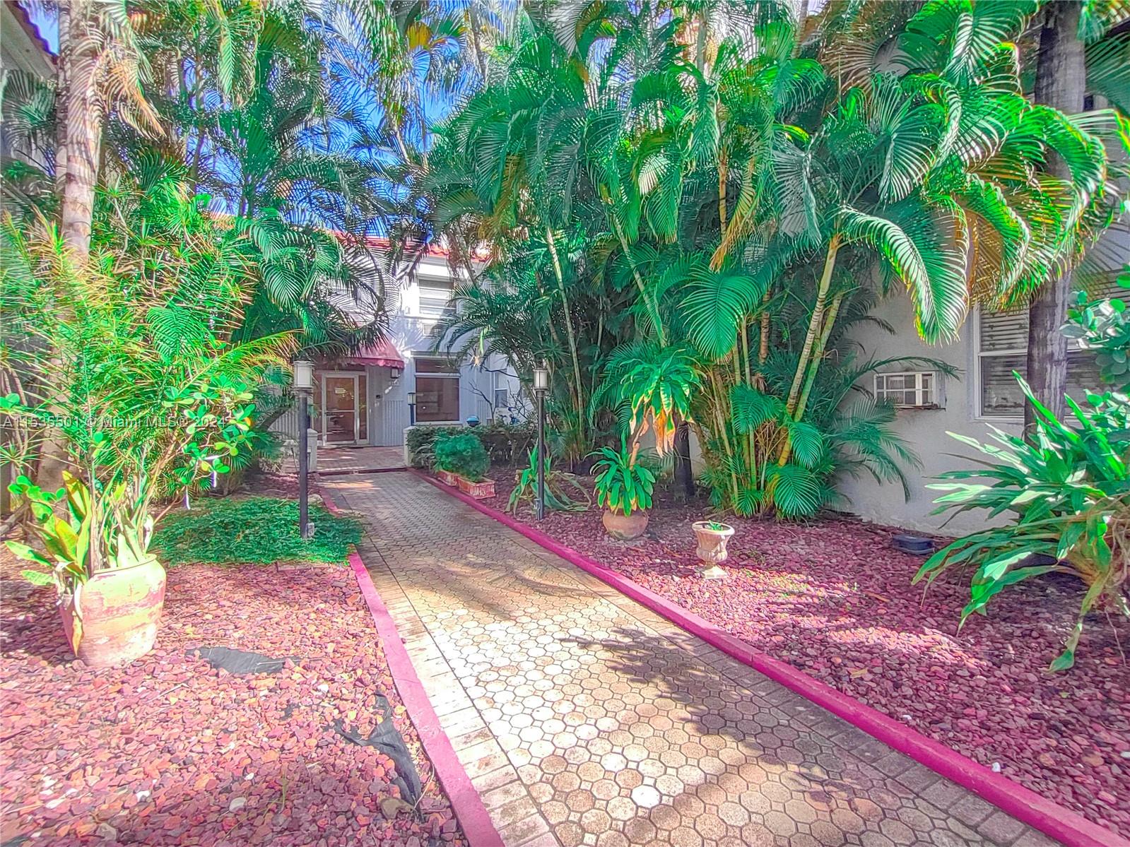 215 30th St 10, Miami Beach, Florida 33140, 1 Bedroom Bedrooms, ,1 BathroomBathrooms,Residentiallease,For Rent,215 30th St 10,A11535501