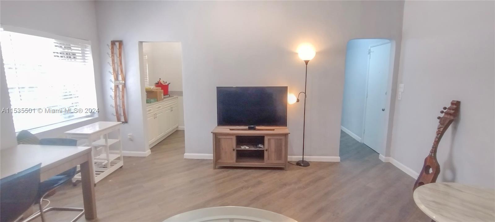 215 30th St 10, Miami Beach, Florida 33140, 1 Bedroom Bedrooms, ,1 BathroomBathrooms,Residentiallease,For Rent,215 30th St 10,A11535501