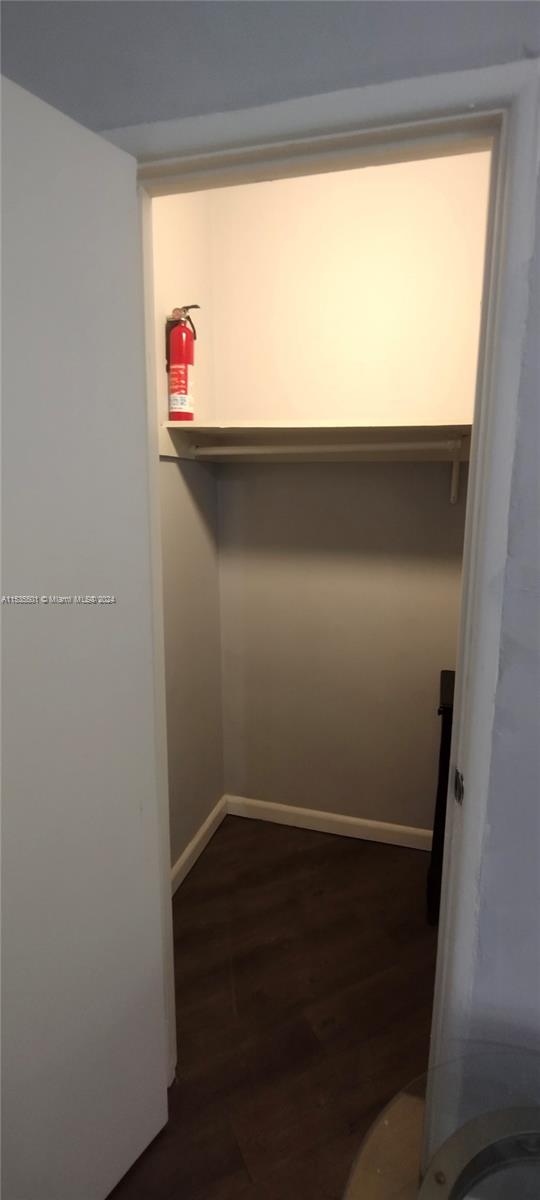 215 30th St 10, Miami Beach, Florida 33140, 1 Bedroom Bedrooms, ,1 BathroomBathrooms,Residentiallease,For Rent,215 30th St 10,A11535501