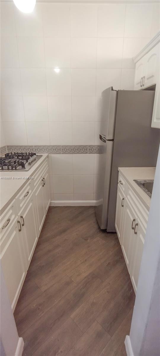 215 30th St 10, Miami Beach, Florida 33140, 1 Bedroom Bedrooms, ,1 BathroomBathrooms,Residentiallease,For Rent,215 30th St 10,A11535501