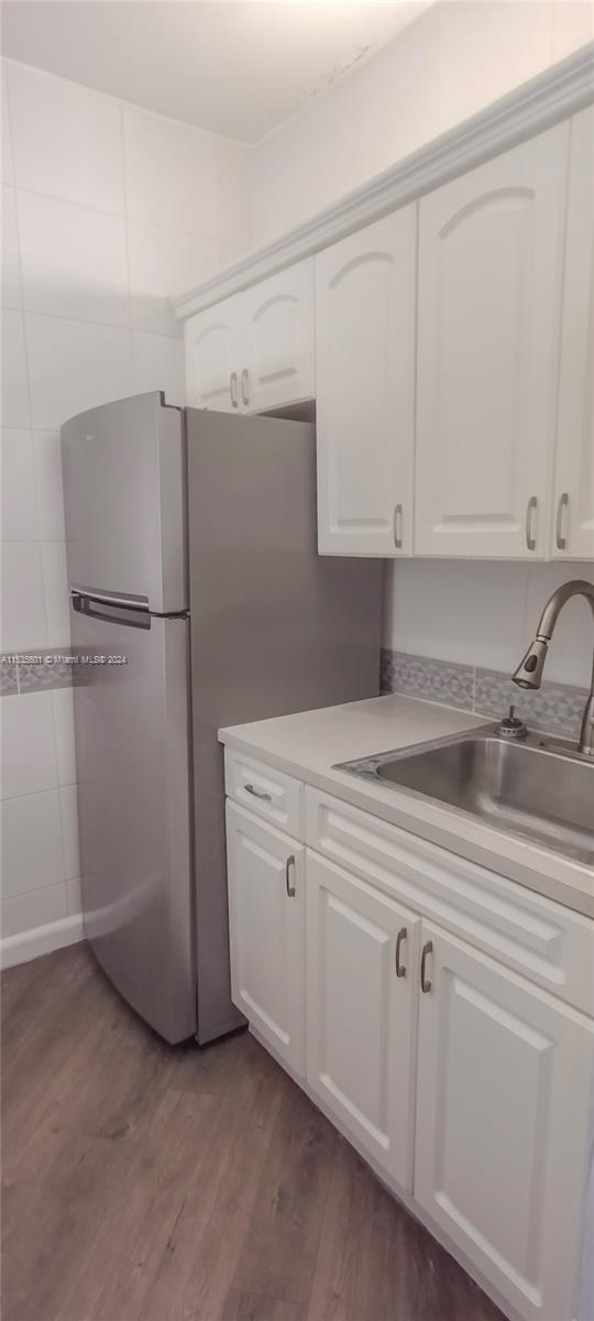 215 30th St 10, Miami Beach, Florida 33140, 1 Bedroom Bedrooms, ,1 BathroomBathrooms,Residentiallease,For Rent,215 30th St 10,A11535501