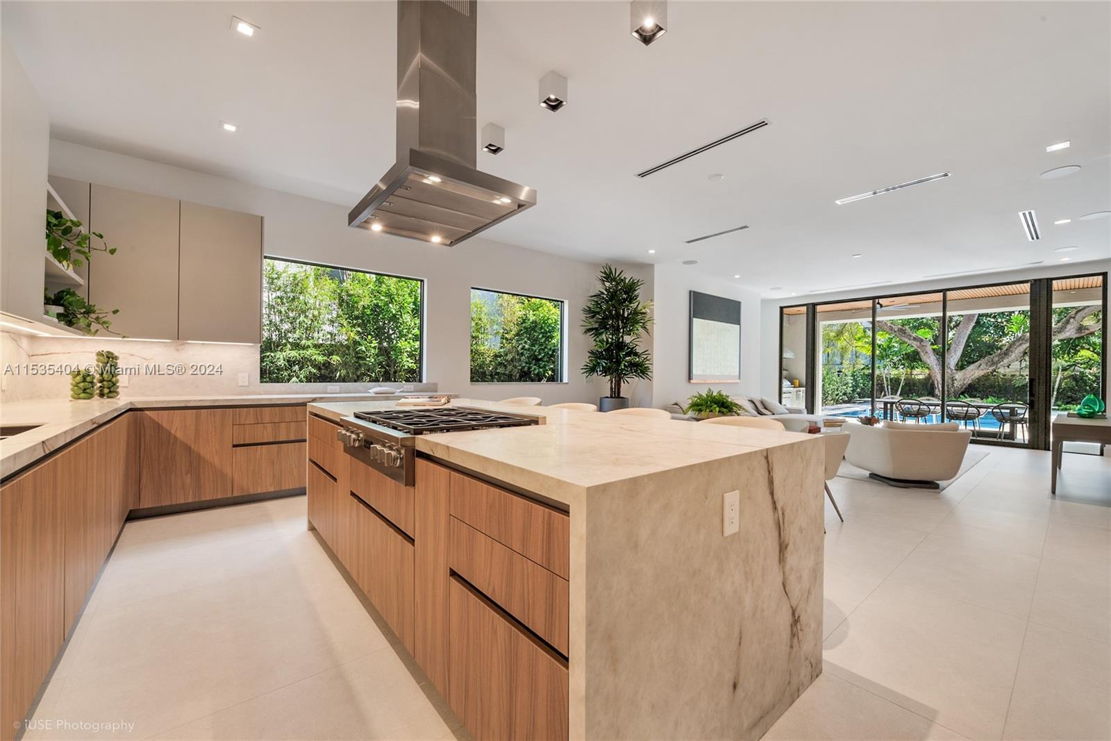 3401 Halissee St, Miami, FL, 33133 United States, 6 Bedrooms Bedrooms, ,7 BathroomsBathrooms,Residential,For Sale,Halissee St,A11535404