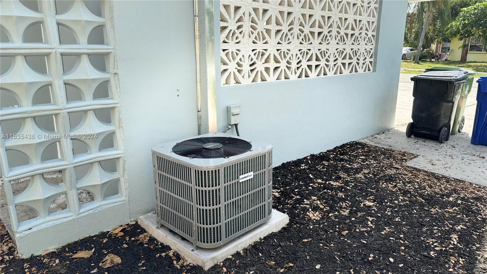 2008 10th Ave, Fort Lauderdale, FL, 33311 United States, 3 Bedrooms Bedrooms, ,2 BathroomsBathrooms,Residential,For Sale,10th Ave,A11535438