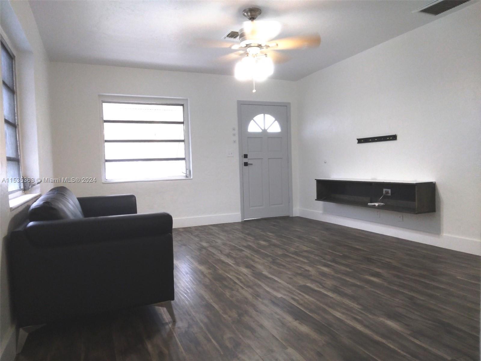 2722 Fillmore St, Hollywood, Florida 33020, 2 Bedrooms Bedrooms, ,1 BathroomBathrooms,Residentiallease,For Rent,2722 Fillmore St,A11535363