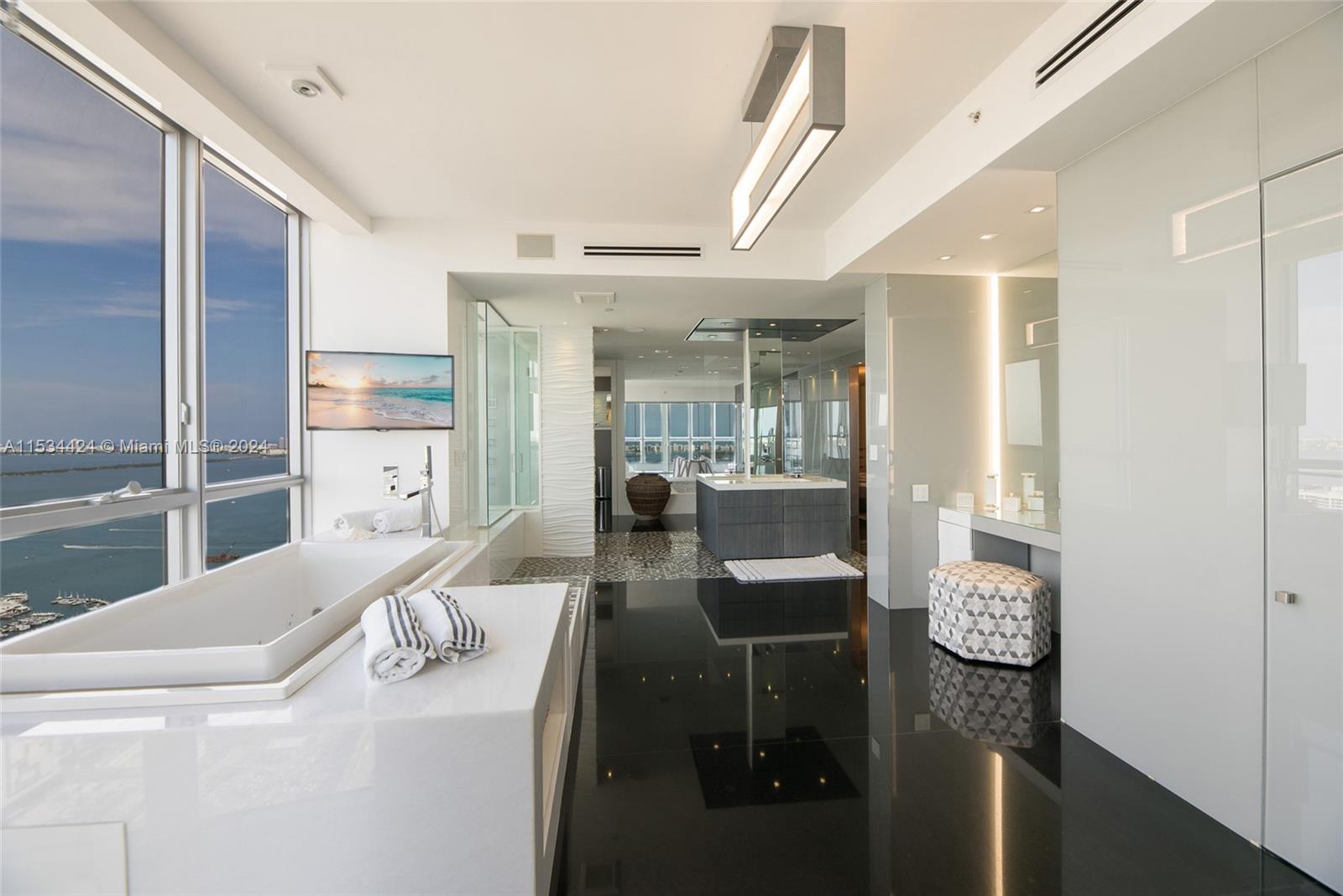 1100 Biscayne Blvd 5306, Miami, Florida 33132, 5 Bedrooms Bedrooms, ,6 BathroomsBathrooms,Residential,For Sale,1100 Biscayne Blvd 5306,A11534424