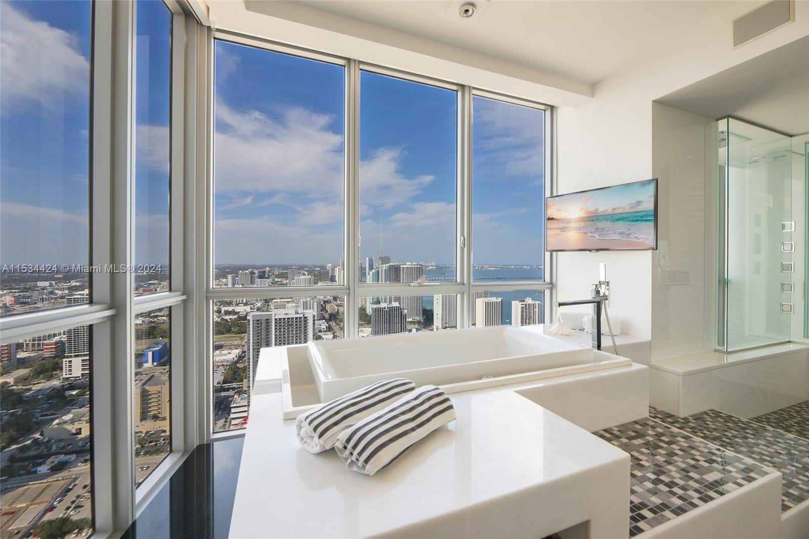 1100 Biscayne Blvd 5306, Miami, Florida 33132, 5 Bedrooms Bedrooms, ,6 BathroomsBathrooms,Residential,For Sale,1100 Biscayne Blvd 5306,A11534424