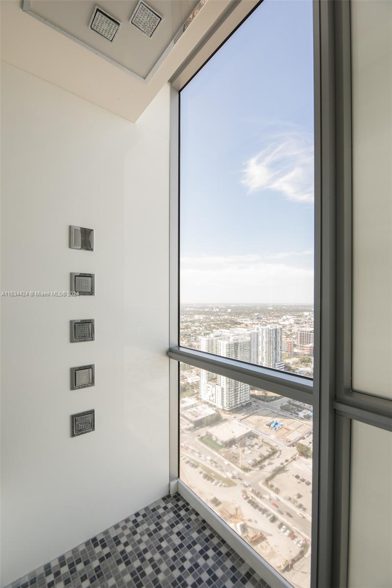 1100 Biscayne Blvd 5306, Miami, Florida 33132, 5 Bedrooms Bedrooms, ,6 BathroomsBathrooms,Residential,For Sale,1100 Biscayne Blvd 5306,A11534424