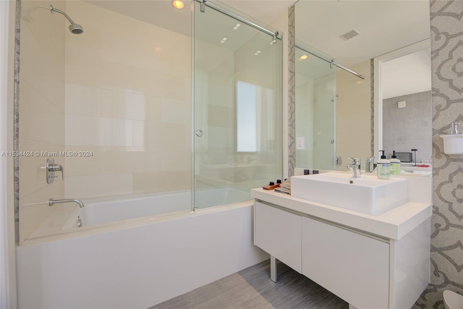 1100 Biscayne Blvd 5306, Miami, Florida 33132, 5 Bedrooms Bedrooms, ,6 BathroomsBathrooms,Residential,For Sale,1100 Biscayne Blvd 5306,A11534424