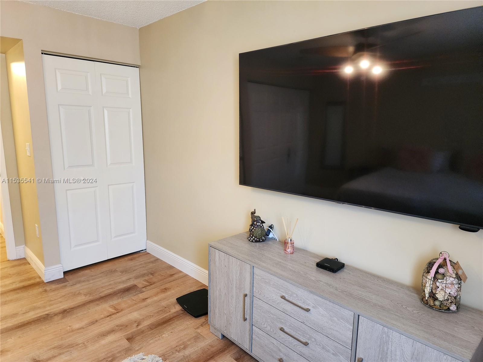 2961 NE 185th St 1608, Aventura, Florida 33180, 1 Bedroom Bedrooms, ,1 BathroomBathrooms,Residential,For Sale,2961 NE 185th St 1608,A11535541