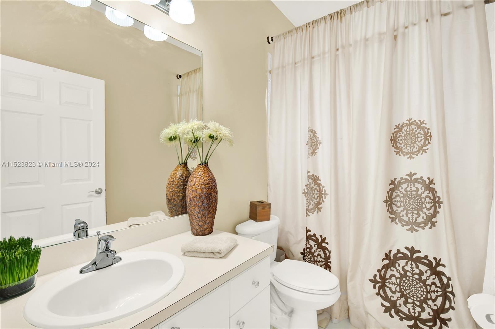 1870 SE 19th St, Homestead, Florida 33035, 4 Bedrooms Bedrooms, ,3 BathroomsBathrooms,Residential,For Sale,1870 SE 19th St,A11523823