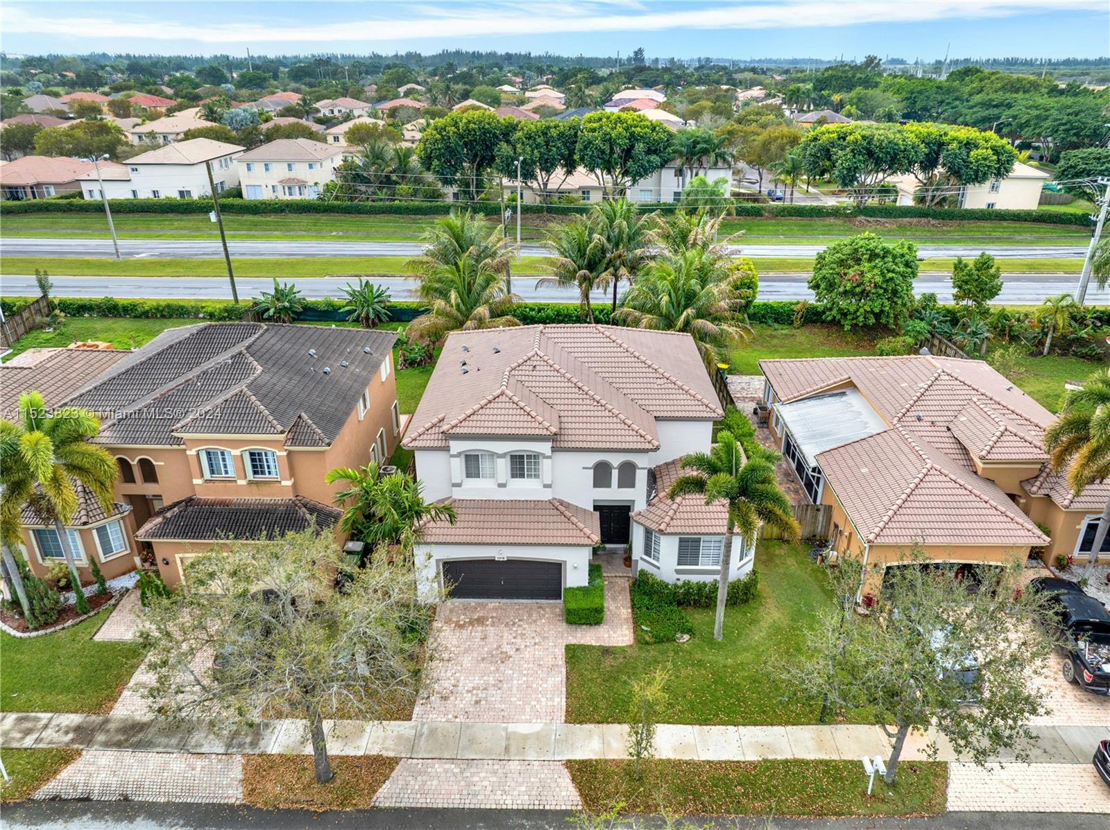 1870 SE 19th St, Homestead, Florida 33035, 4 Bedrooms Bedrooms, ,3 BathroomsBathrooms,Residential,For Sale,1870 SE 19th St,A11523823