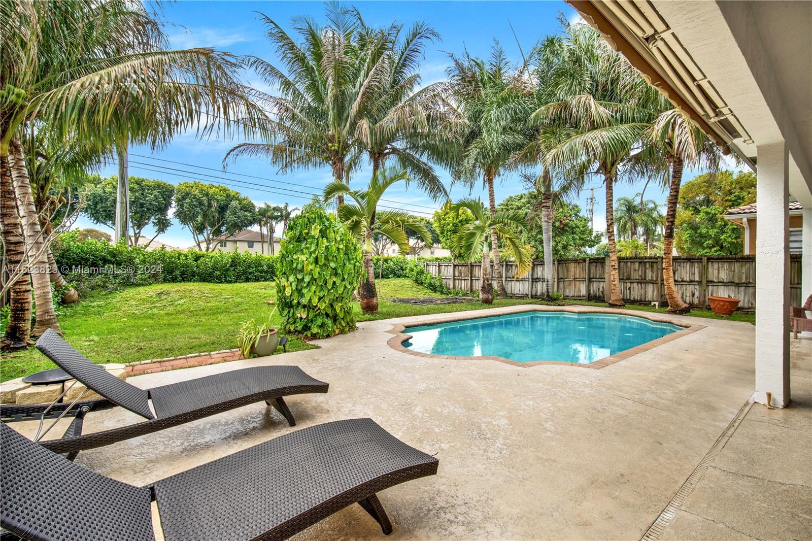 1870 SE 19th St, Homestead, Florida 33035, 4 Bedrooms Bedrooms, ,3 BathroomsBathrooms,Residential,For Sale,1870 SE 19th St,A11523823