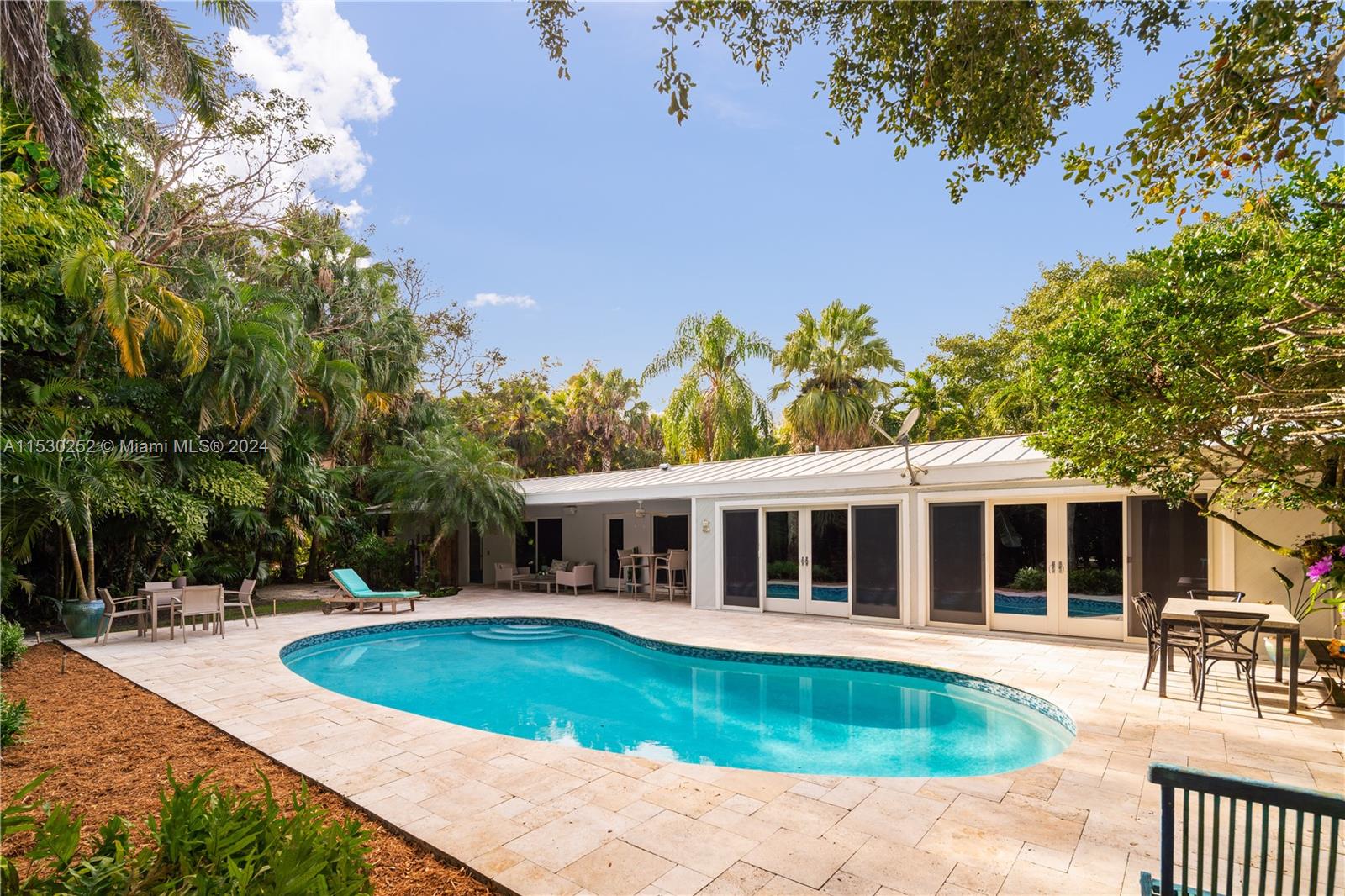 5600 Kerwood Oaks Dr, Coral Gables, FL, 33156 United States, 4 Bedrooms Bedrooms, ,4 BathroomsBathrooms,Residential,For Sale,Kerwood Oaks Dr,A11530252