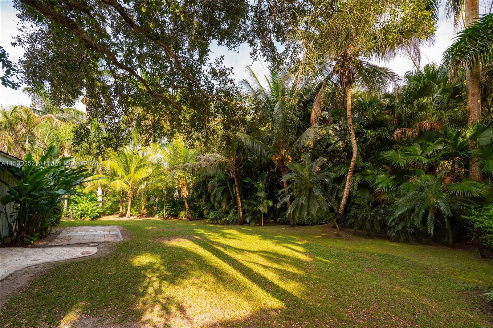 5600 Kerwood Oaks Dr, Coral Gables, FL, 33156 United States, 4 Bedrooms Bedrooms, ,4 BathroomsBathrooms,Residential,For Sale,Kerwood Oaks Dr,A11530252