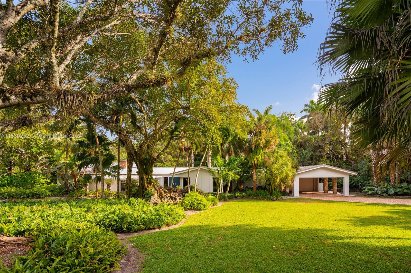 5600 Kerwood Oaks Dr, Coral Gables, FL, 33156 United States, 4 Bedrooms Bedrooms, ,4 BathroomsBathrooms,Residential,For Sale,Kerwood Oaks Dr,A11530252