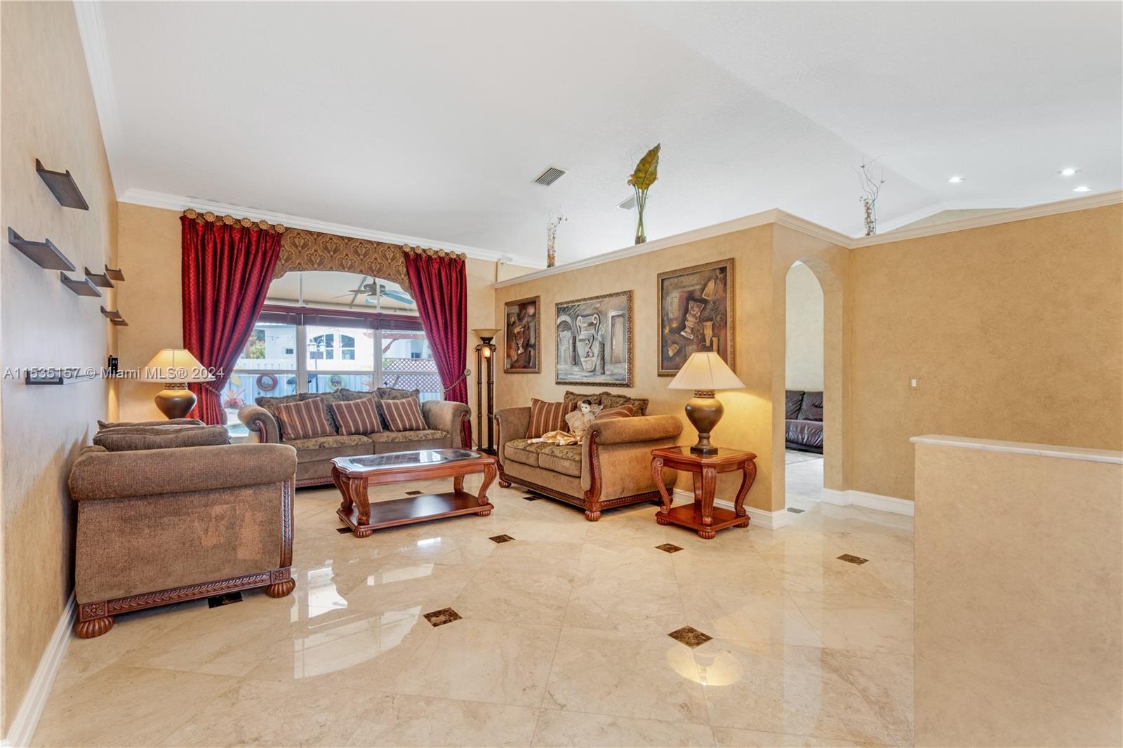 Listing Photo 10