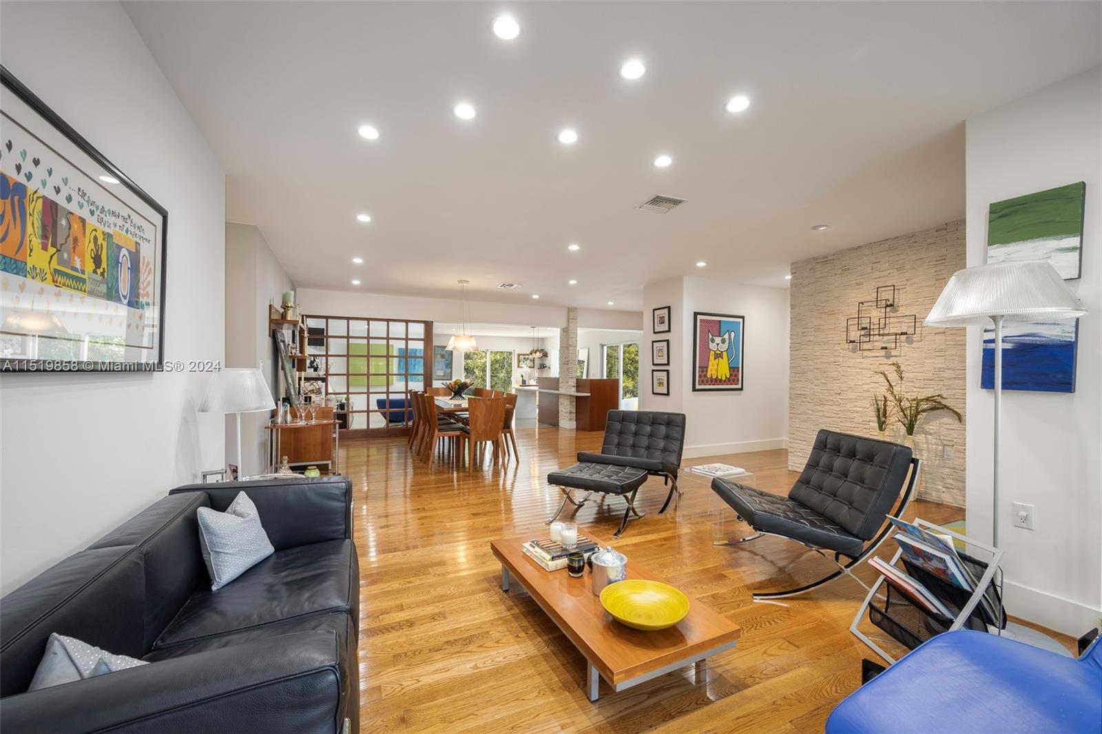 5514 San Vicente St, Coral Gables, Florida 33146, 5 Bedrooms Bedrooms, ,4 BathroomsBathrooms,Residential,For Sale,5514 San Vicente St,A11519858