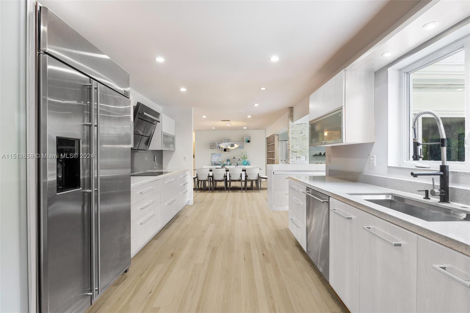 5514 San Vicente St, Coral Gables, Florida 33146, 5 Bedrooms Bedrooms, ,4 BathroomsBathrooms,Residential,For Sale,5514 San Vicente St,A11519858