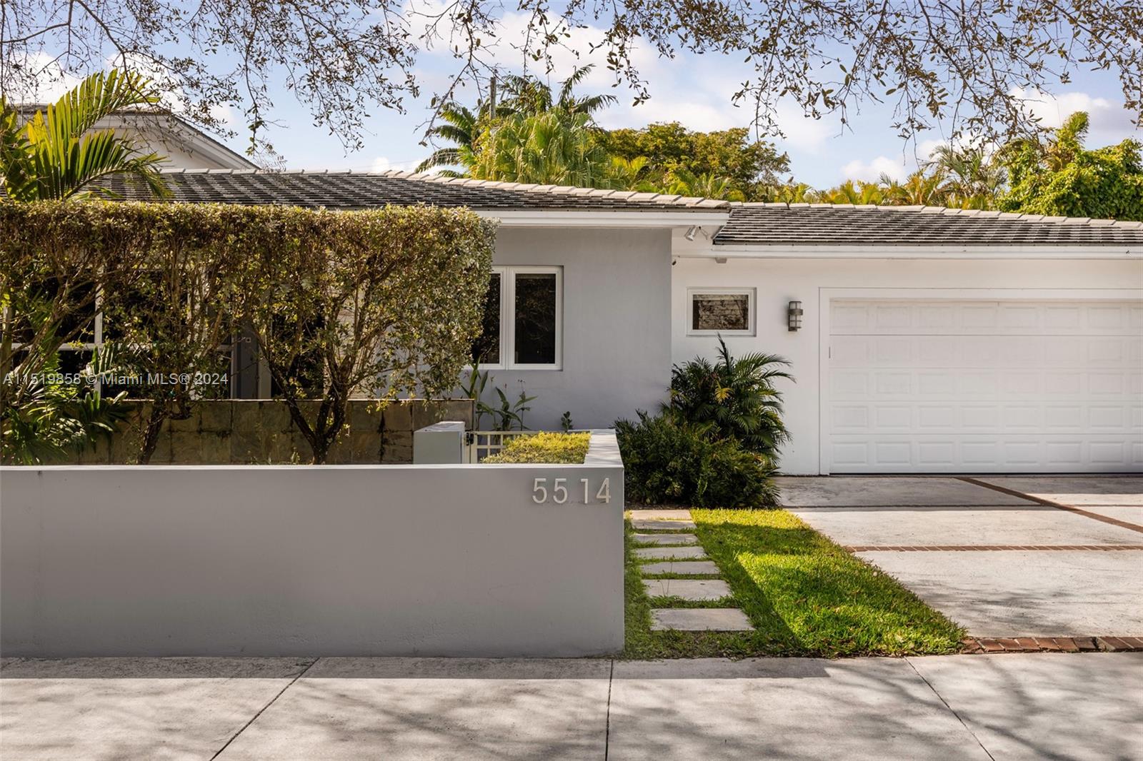 5514 San Vicente St, Coral Gables, Florida 33146, 5 Bedrooms Bedrooms, ,4 BathroomsBathrooms,Residential,For Sale,5514 San Vicente St,A11519858