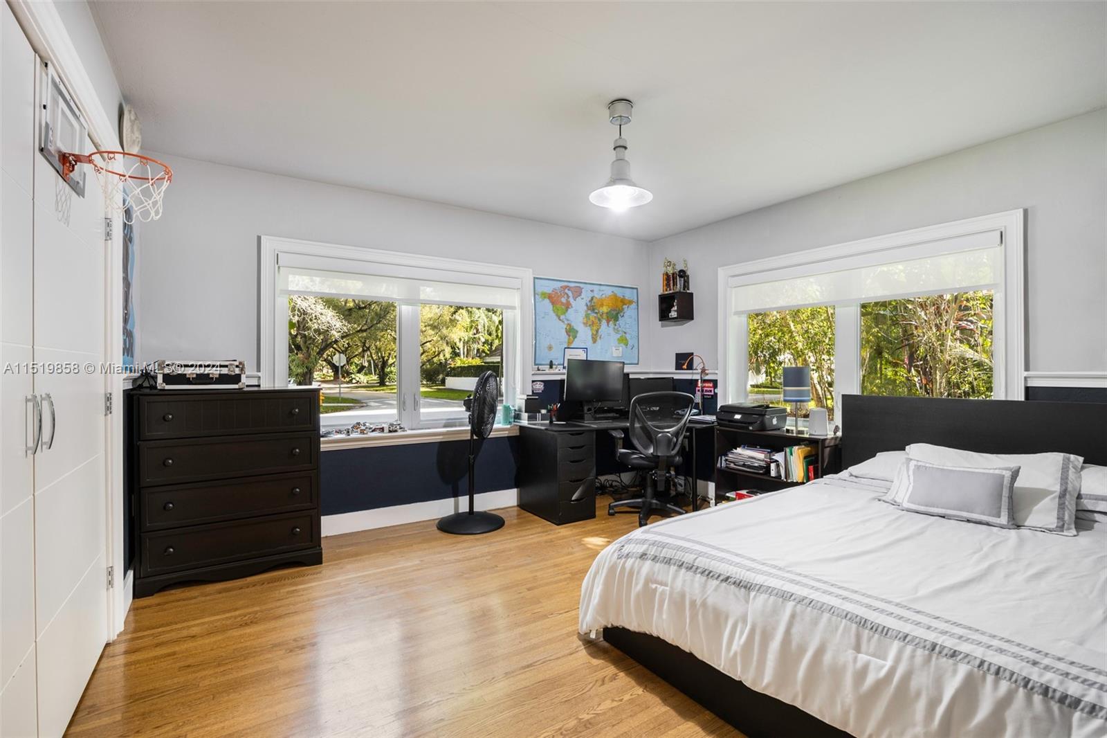 5514 San Vicente St, Coral Gables, Florida 33146, 5 Bedrooms Bedrooms, ,4 BathroomsBathrooms,Residential,For Sale,5514 San Vicente St,A11519858