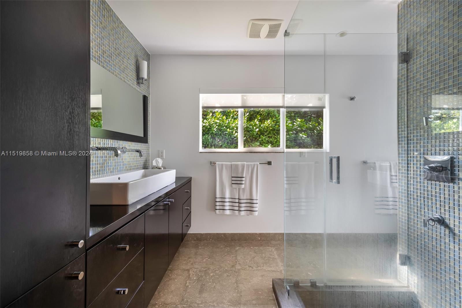 5514 San Vicente St, Coral Gables, Florida 33146, 5 Bedrooms Bedrooms, ,4 BathroomsBathrooms,Residential,For Sale,5514 San Vicente St,A11519858