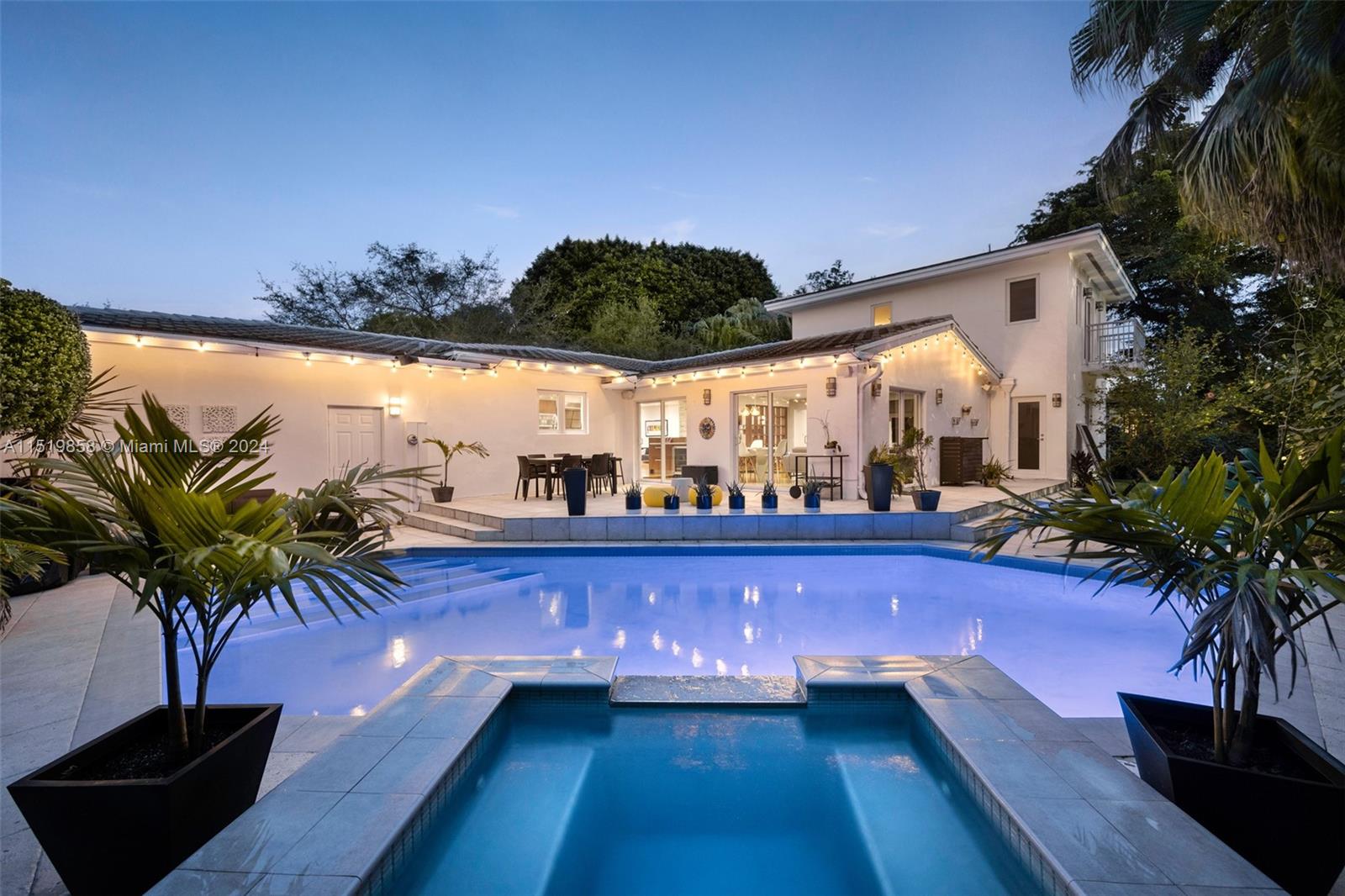 5514 San Vicente St, Coral Gables, Florida 33146, 5 Bedrooms Bedrooms, ,4 BathroomsBathrooms,Residential,For Sale,5514 San Vicente St,A11519858