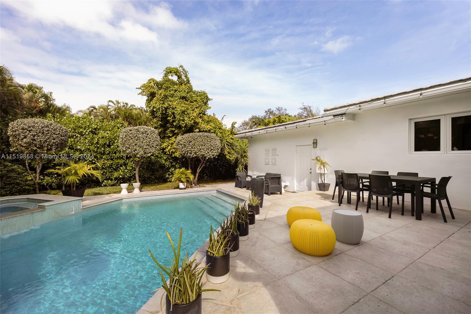 5514 San Vicente St, Coral Gables, Florida 33146, 5 Bedrooms Bedrooms, ,4 BathroomsBathrooms,Residential,For Sale,5514 San Vicente St,A11519858