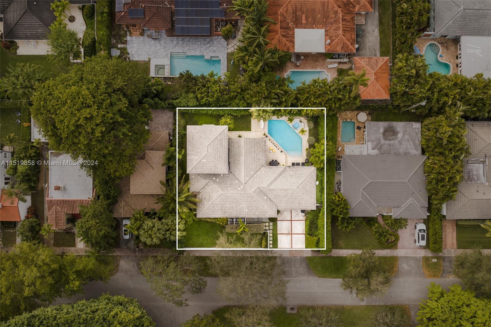 5514 San Vicente St, Coral Gables, Florida 33146, 5 Bedrooms Bedrooms, ,4 BathroomsBathrooms,Residential,For Sale,5514 San Vicente St,A11519858