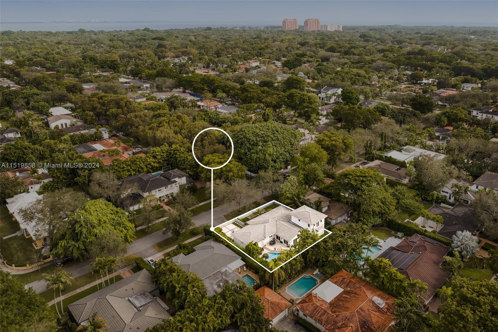 5514 San Vicente St, Coral Gables, Florida 33146, 5 Bedrooms Bedrooms, ,4 BathroomsBathrooms,Residential,For Sale,5514 San Vicente St,A11519858