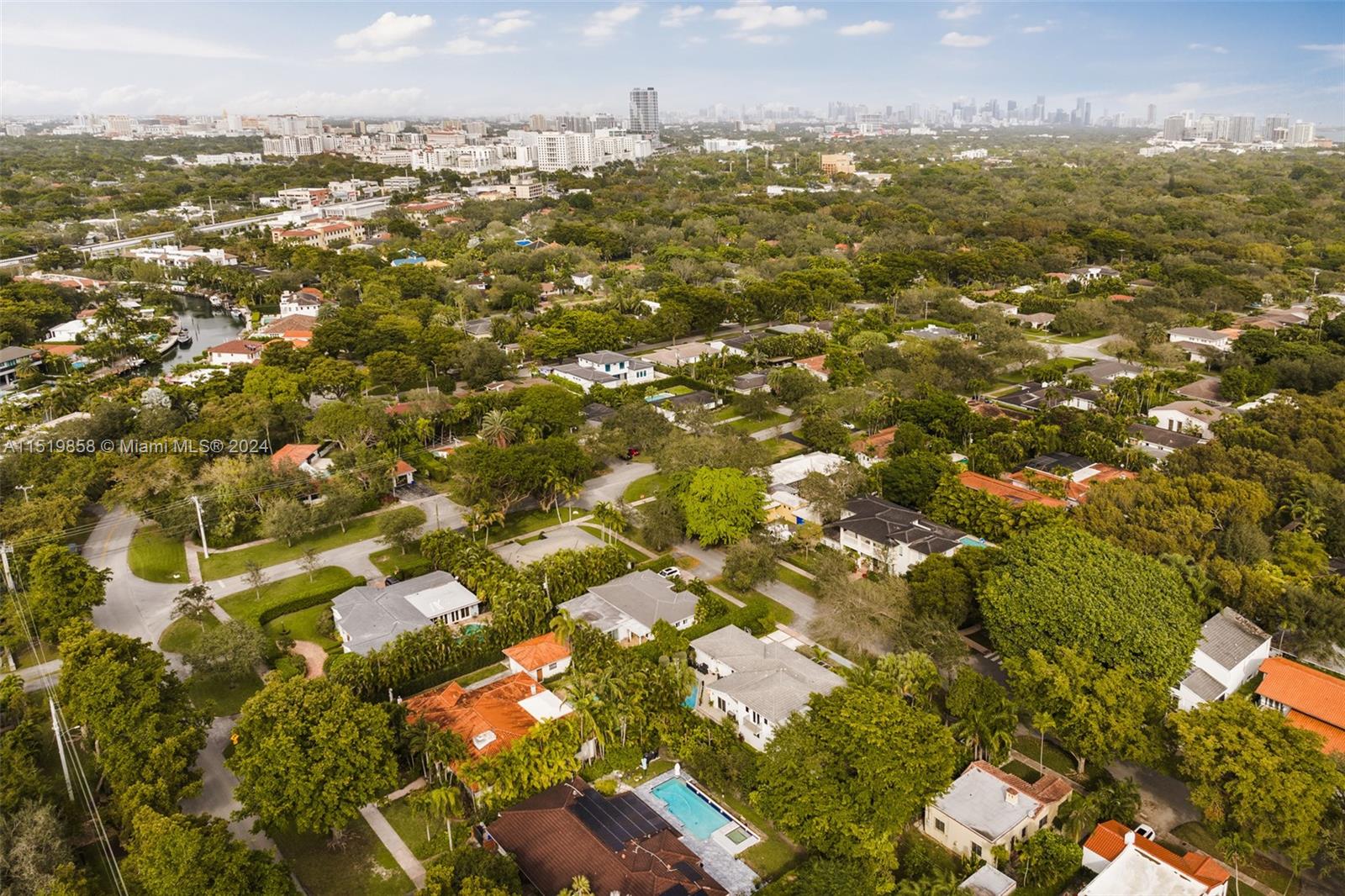 5514 San Vicente St, Coral Gables, Florida 33146, 5 Bedrooms Bedrooms, ,4 BathroomsBathrooms,Residential,For Sale,5514 San Vicente St,A11519858